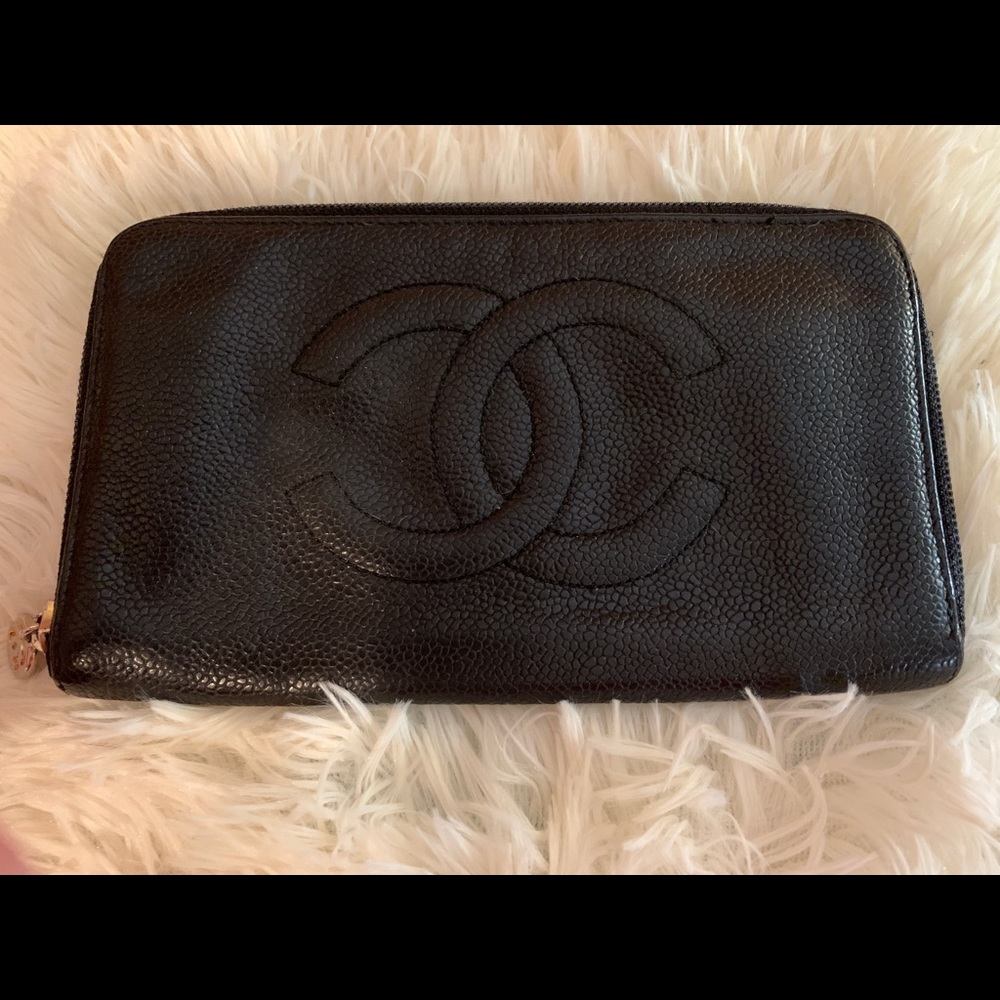 CHANEL Zippy Wallet